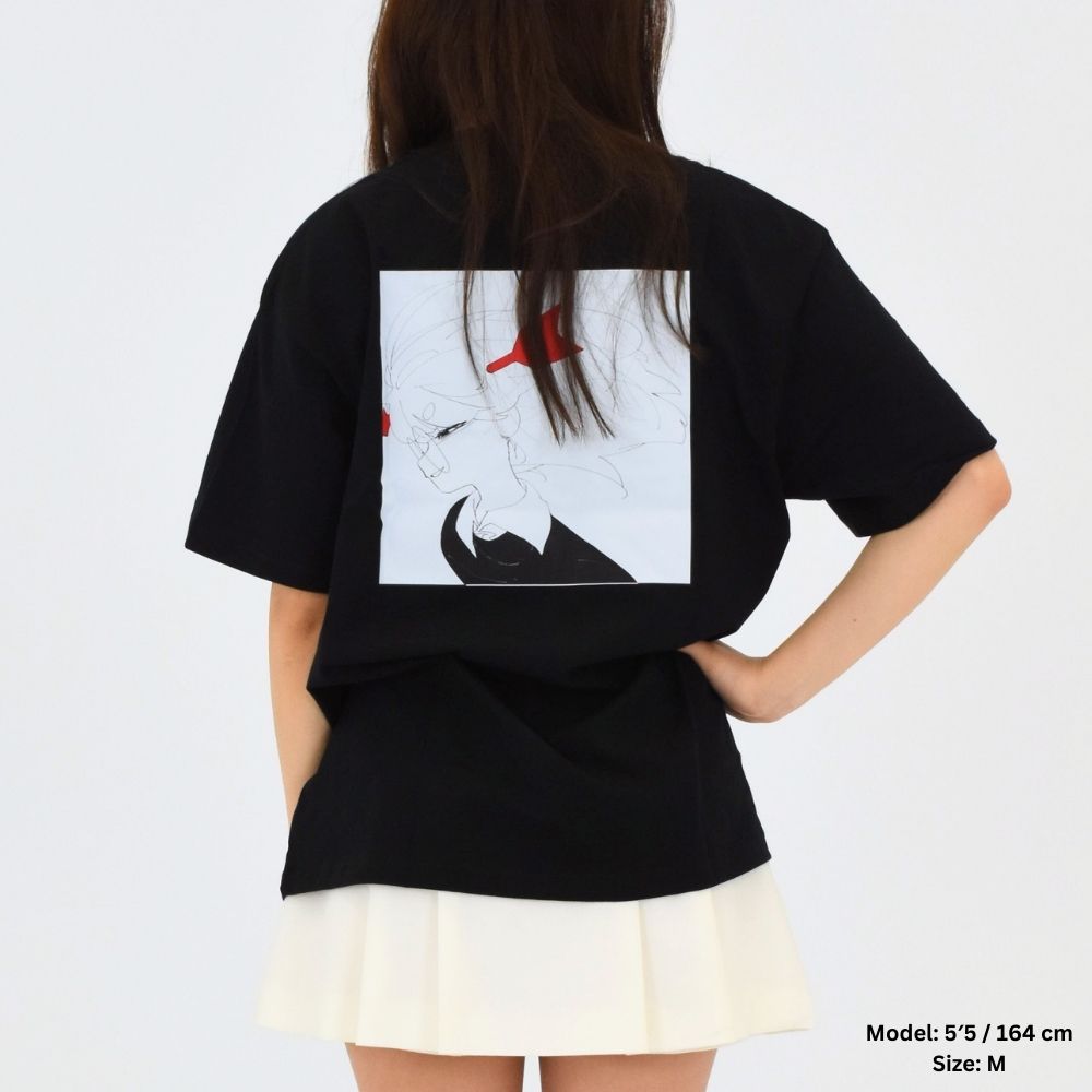 黒のTシャツ
