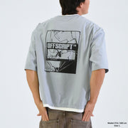 Person wearing a light gray t-shirt with a graphic design on the back, featuring the brand 'OFFSchrift'.